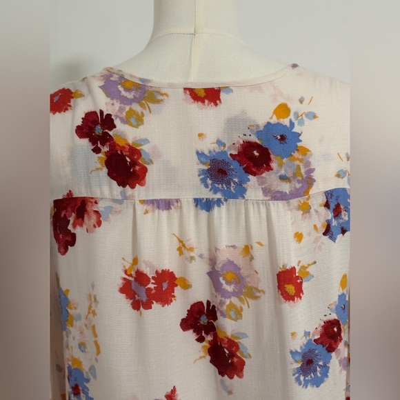 Lucky Brand Floral Top Size Large – Boho Vibe, Smocked Details, Feminine.  SKU 9 - Picture 4 of 12